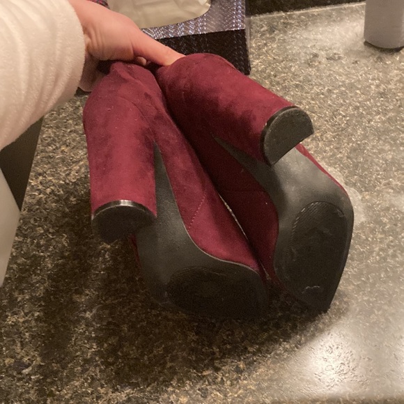 $8 ADD ON Charlotte Russe Faux Suede Heeled Ankle Booties Maroon - Picture 8 of 11